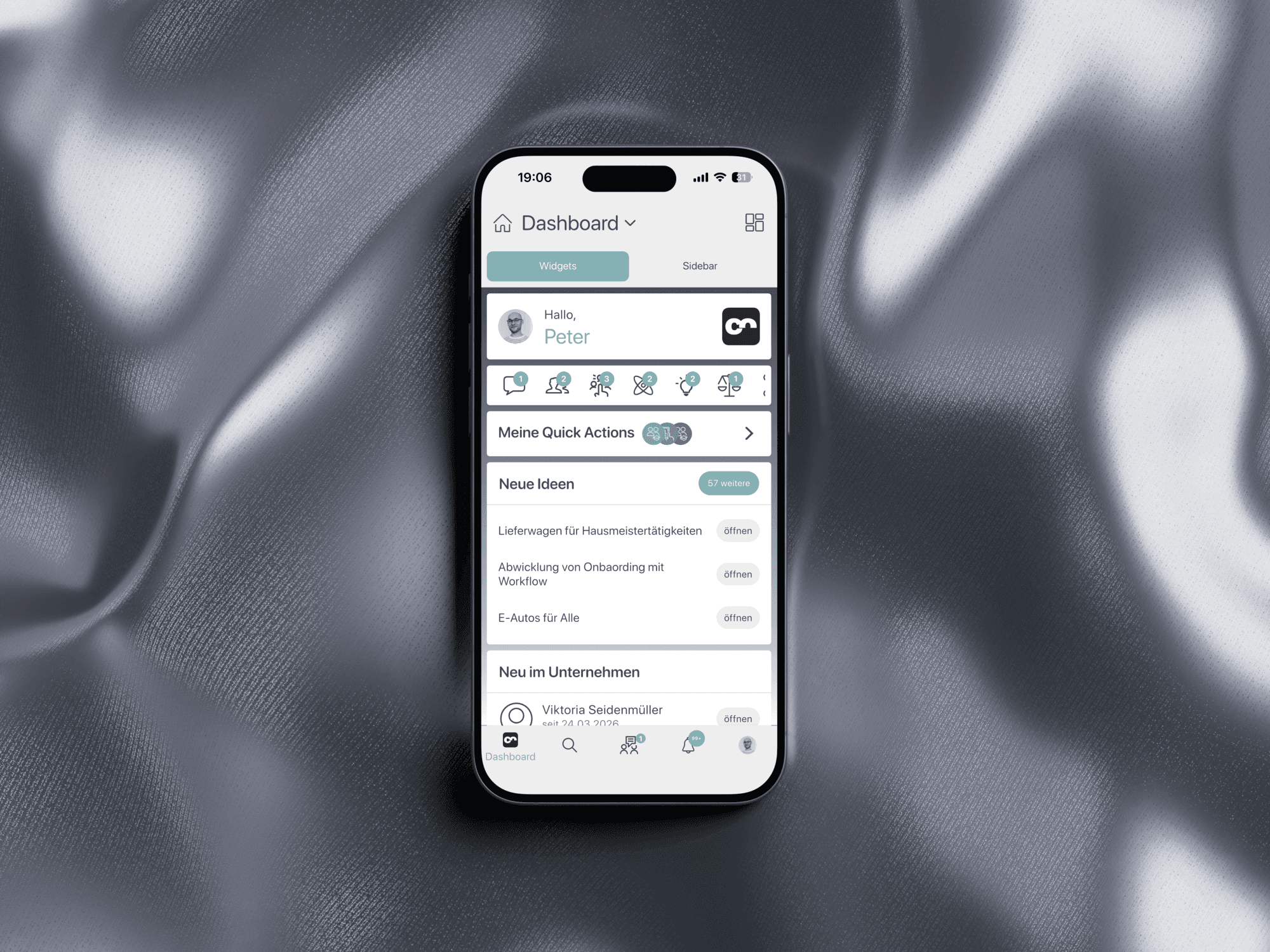 CORE smartwork GmbH: Mitarbeiter-App in Flutter, gebrandet pro Kundenunternehmen. Eine Codebase für iOS und Android, Spring-Boot-Backend, 15.000+ User in 30+ Branchen.